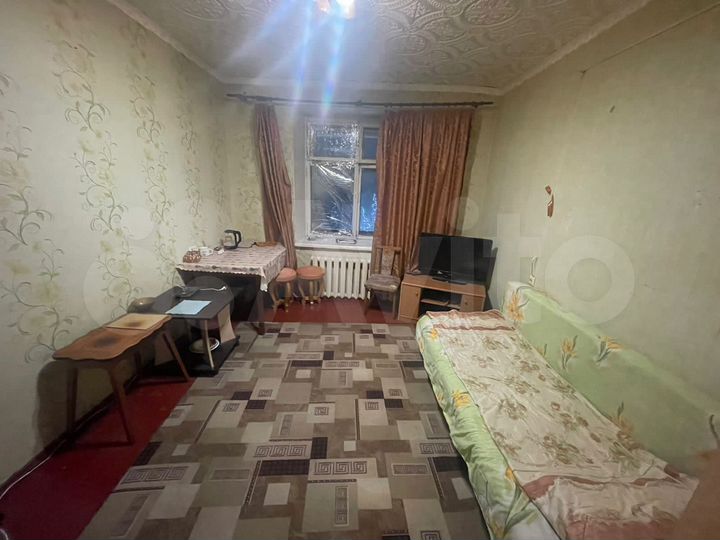 Комната 14 м² в 1-к., 4/4 эт.
