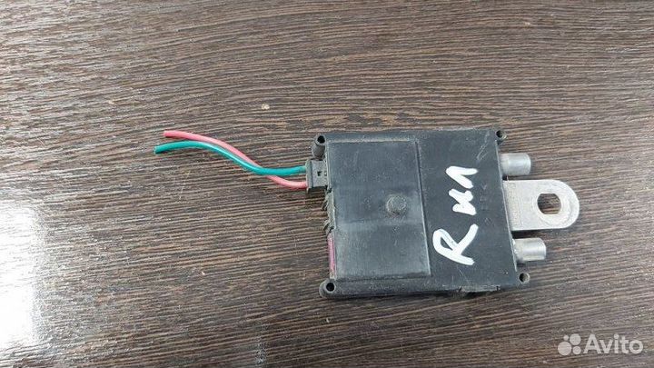 Усилитель антенны передний Mercedes R 350 W251