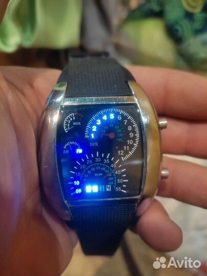 Часы спидометр