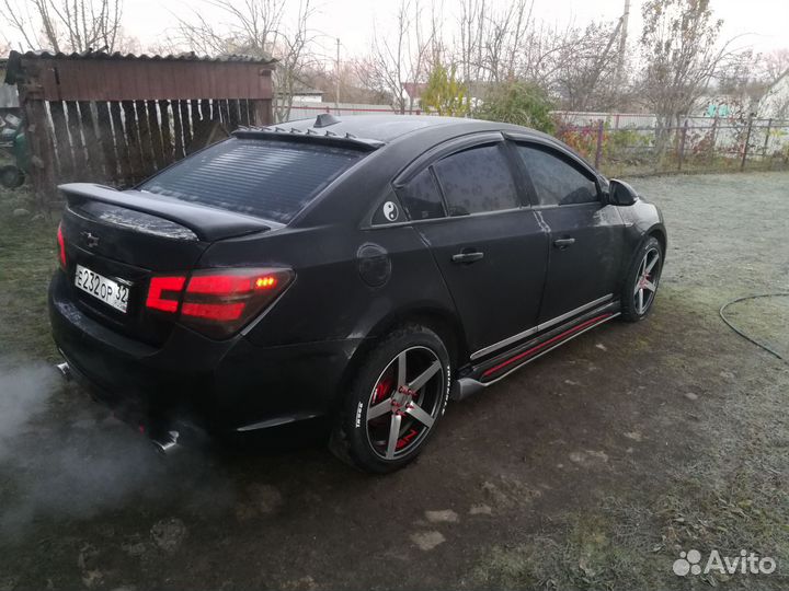 Задние фонари на шевроле круз седан