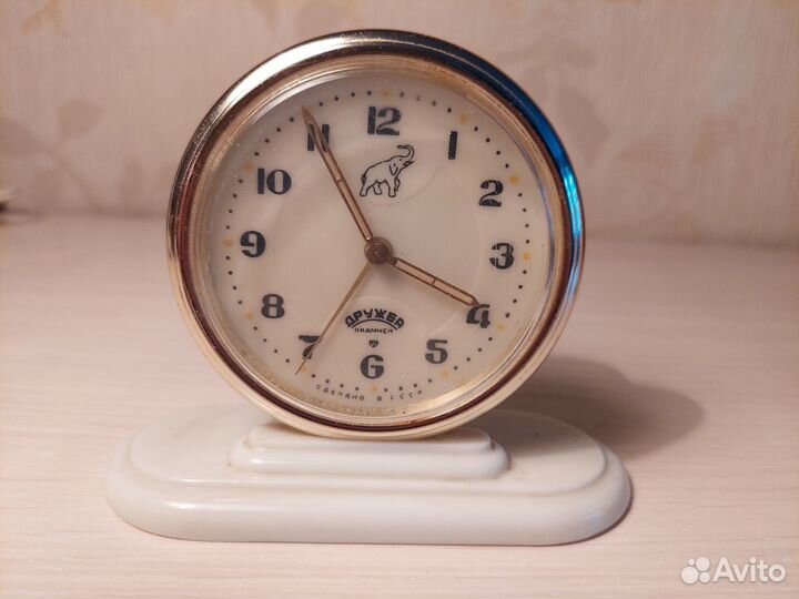 Часы-будильник СССР