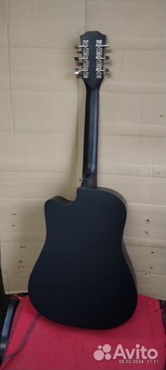 Акустическая гитара