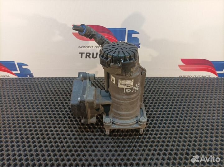 Кран управления тормозами прицепа