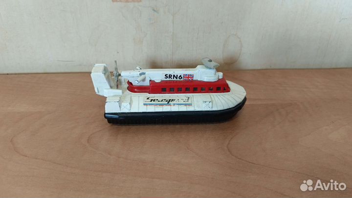 Модели судов и катеров Matchbox