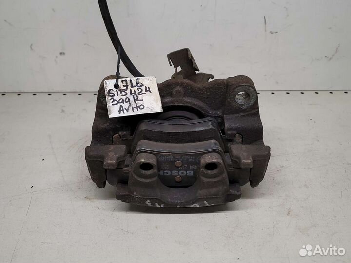 Суппорт задний правый VW Touareg 2003-2010