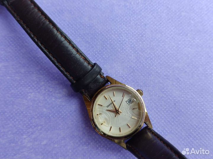 Часы наручные женские кварцевые