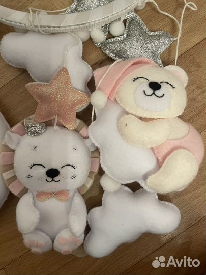 Мобиль на кроватку из фетра