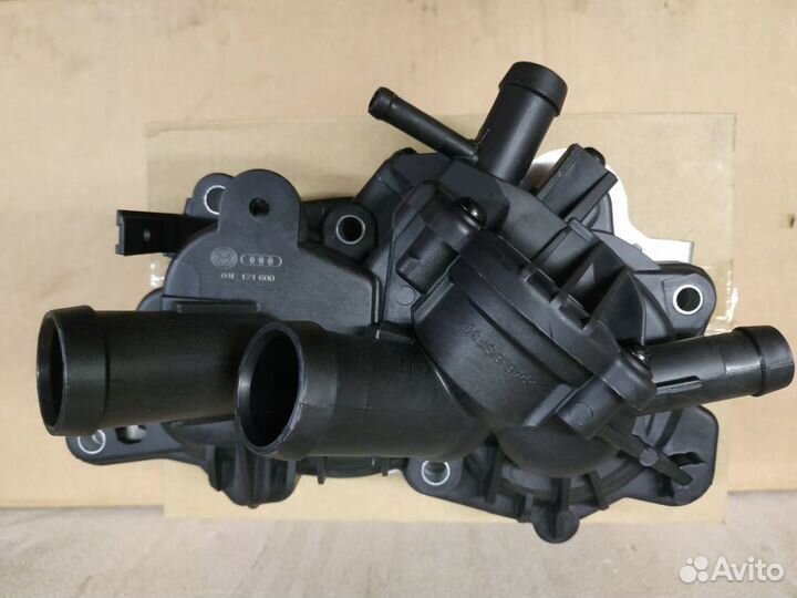 Насос водяной (помпа) VAG 04E121600D