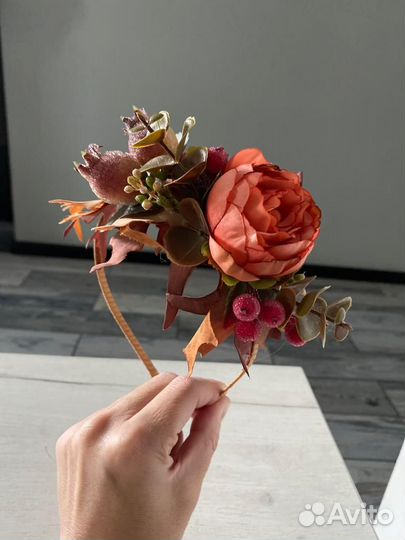 Ободок с цветами осенний