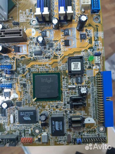 Материнская плата Asus P4C800