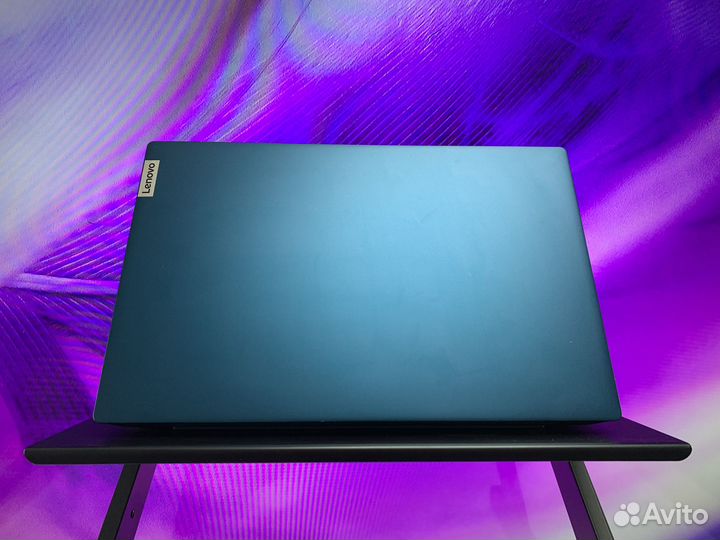 Стильный ультрабук Lenovo / Intel Core i5 / SSD