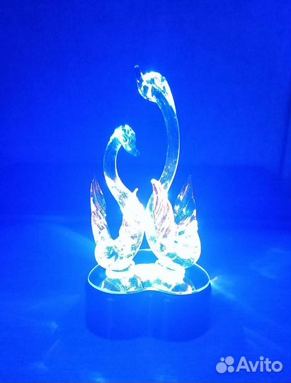 Статуэтка лебедь