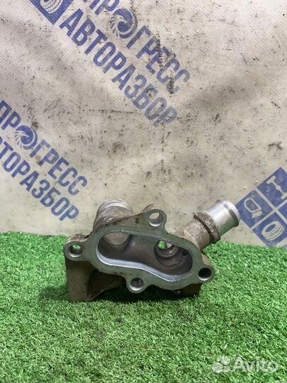 Фланец системы охлаждения Volvo S40 седан 1.6