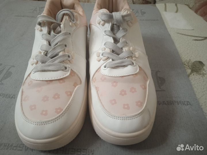 Кроссовки cropp