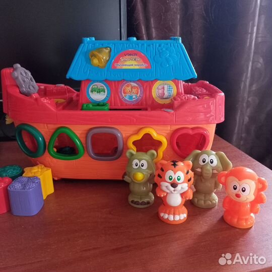 Развивающая игрушка- кораблик