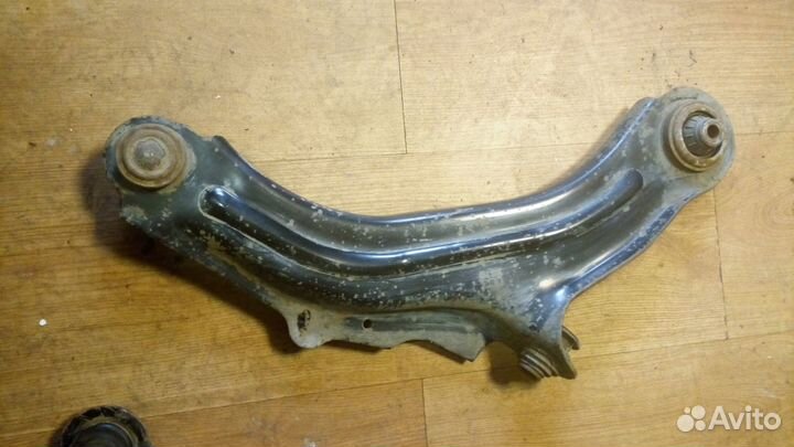 Рычаги на Рено Сценик 2 1.6 16кл МКПП