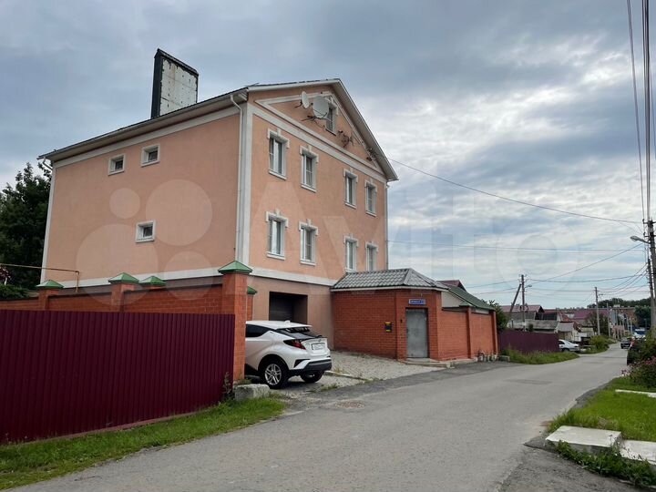 Коттедж 376,7 м² на участке 6 сот.