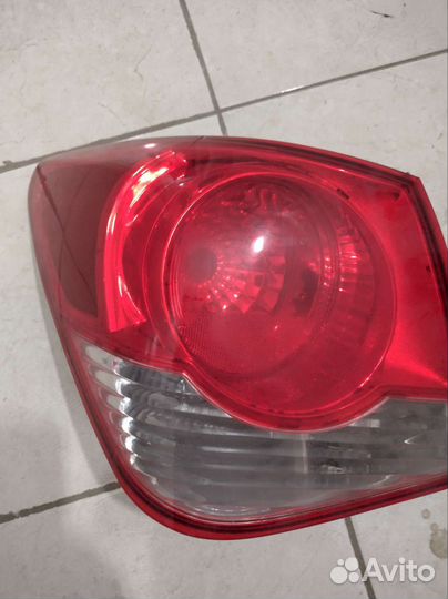 Задний фонарь chevrolet cruze седан