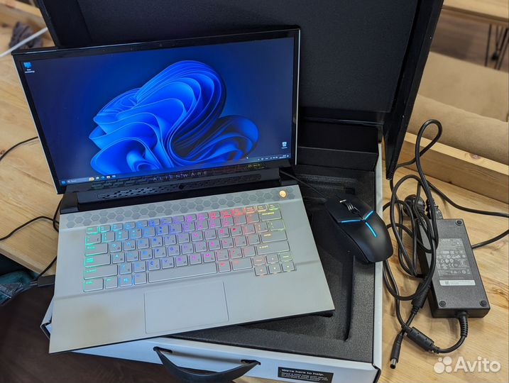 Alienware m15 r2 i7-9750h/RTX2060/16gb/768gb/144Hz