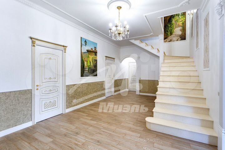 Коттедж 484 м² на участке 15 сот.