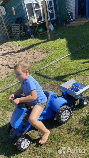 Трактор детский с педалями