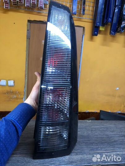 Задняя фара правая на Opel Meriva