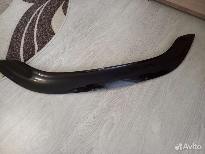 Дефлектор капота