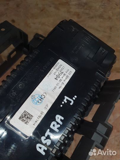 Информационный дисплей Opel Astra J 2010