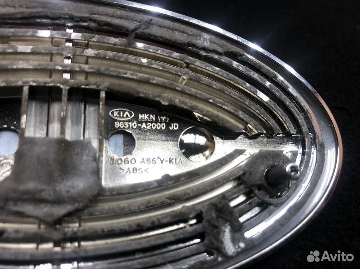 Эмблема В передний бампер Kia Ceed 2012-2018