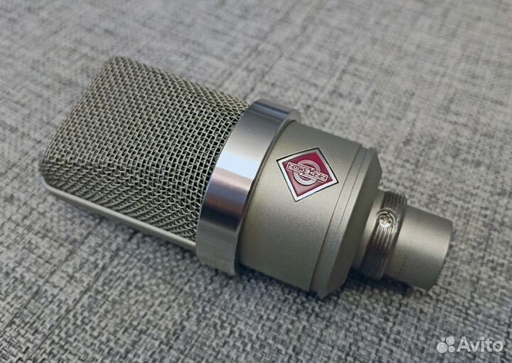 Neumann TLM 102(replica) студийный микрофон