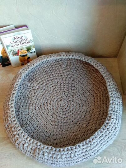 Вязаная лежанка для котика или небольшой собачки