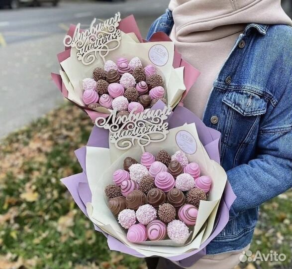 Цветы букеты клубника в шоколаде