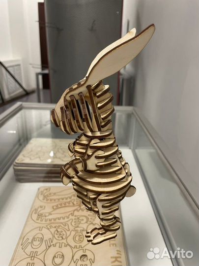 Заяц из дерева