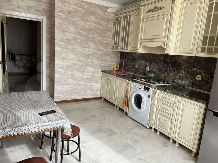 2-к. квартира, 65 м², 8/10 эт.