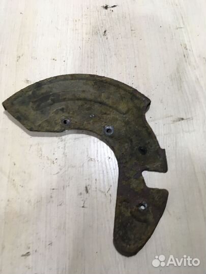 Пыльник тормозного диска фольксваген пассат Б5