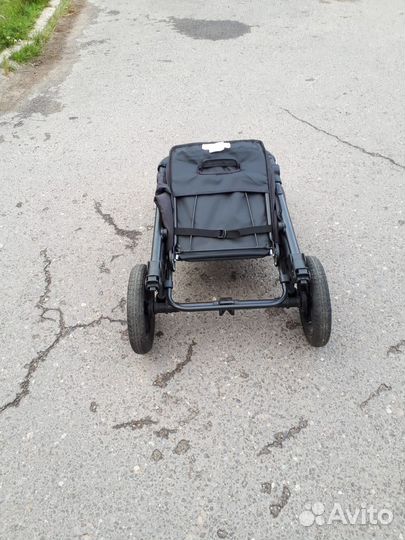 Прогулочная коляска складная