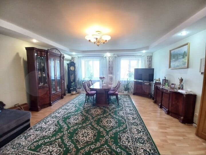 4-к. квартира, 118 м², 3/9 эт.