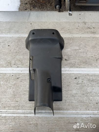 Кожух рулевой колонки Ниссан Кабстар