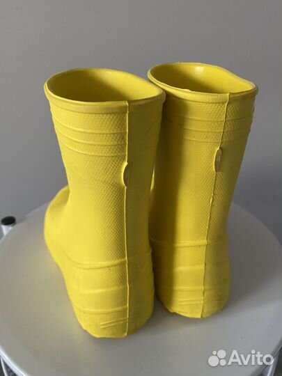 Обувь детская сапоги и сандалии 26-28