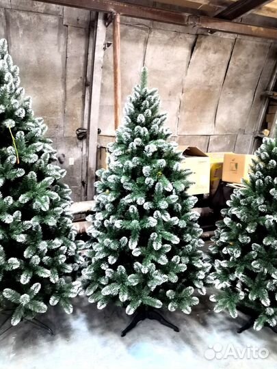 Ёлка искусственная с белыми кончиками