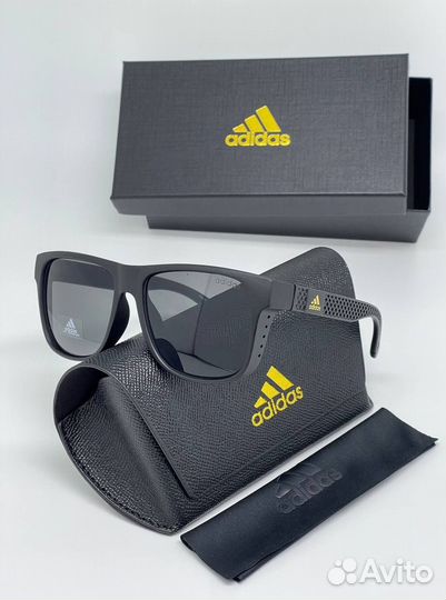 Солнцезащитные очки adidas