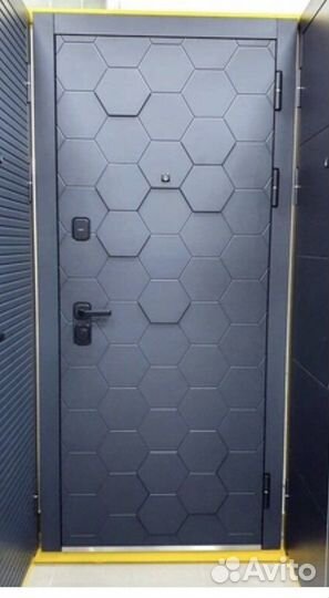 Дверь входная металлическая новая