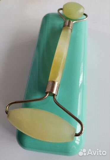 Нифрит. Массажер для лифтинга лица