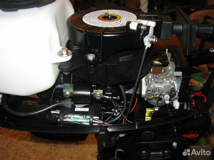 Лодочный мотoр Nissan Marine NM 5 B DS витрина