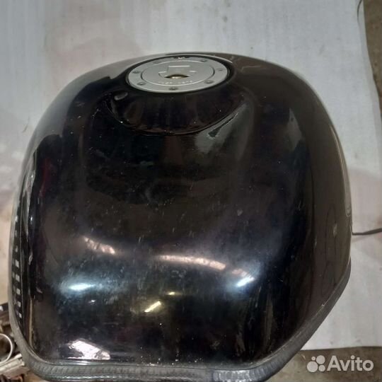 Топливный бак, бензобак Honda CBR 1100XX 97-99
