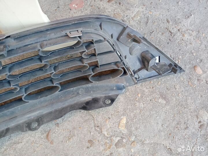 Решетка радиатора верхняя и левое крыло