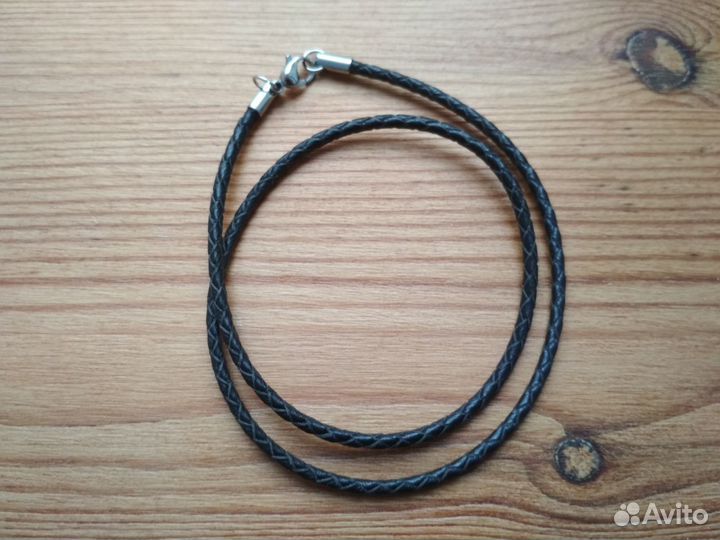 Шнурок на шею плетеная кожа черный