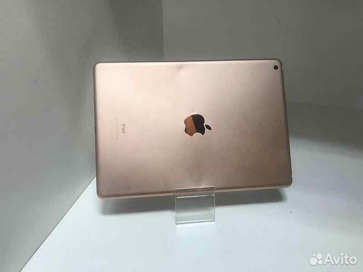 Планшет без SIM-карты Apple iPad 8 2020 Wi-Fi 32GB