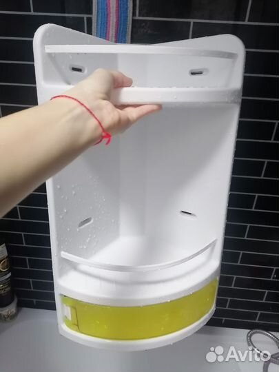 Угловая полка для ванной комнаты