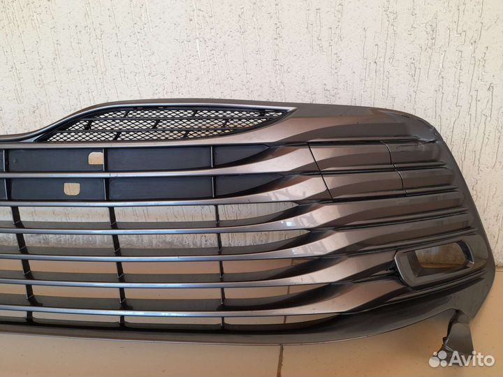 Решетка в бампер на Тойота Камри 70